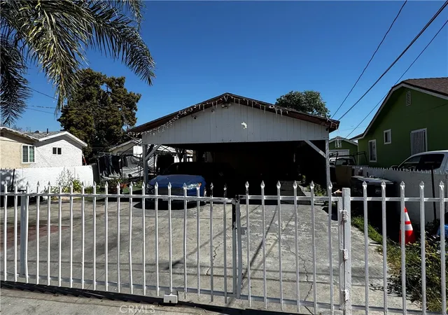 3rd image of 8820 Beach, Los Angeles, CA 90002 | MLS# DW26059369