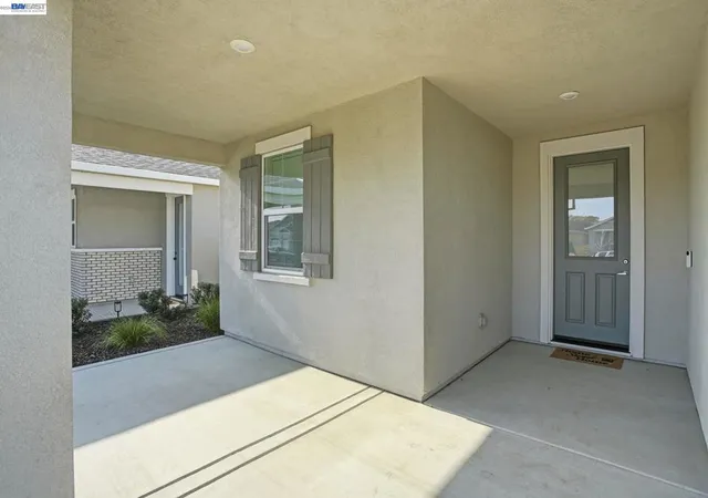 Photo 4 of Single family home for sale at 2055 Stars Dr, Rio Vista, CA 94571 | MLS# 41127686 | Listing updated on 2026-06-12