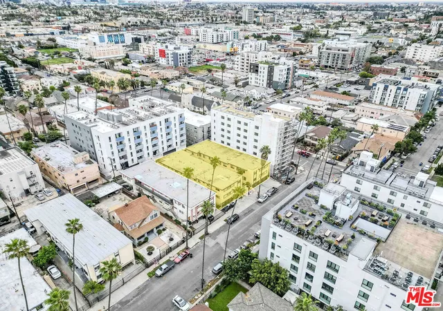 2nd image of 932 Fedora St, Los Angeles, CA 90006 | MLS# 26666385