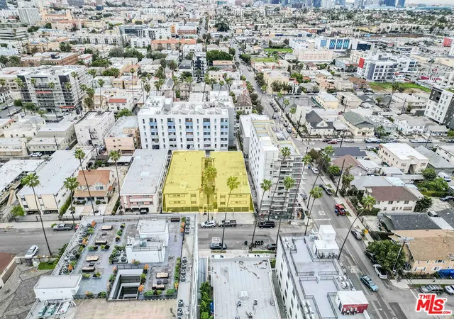 3rd image of 926 Fedora St, Los Angeles, CA 90006 | MLS# 26666307