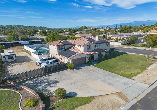 Photo 3 of Single family home for sale at 17797 Canyonwood Dr, Riverside, CA 92504 | MLS# IG26056689 | Listing updated on 2026-09-18