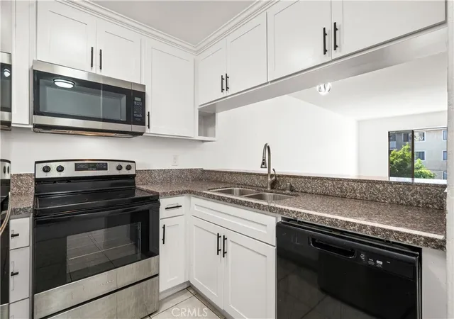 Homes for sale in Long Beach, CA | 2343 E 17Th #202, Long Beach, CA 90804 | MLS# PW26058506