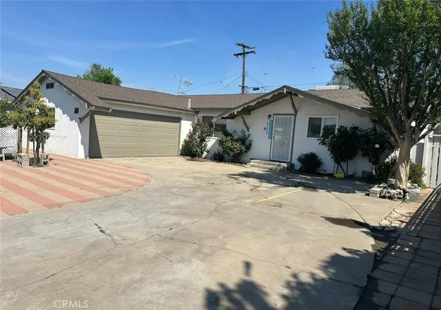 image of 322 N Dayton, Tulare, CA 93274 | MLS# MB26059805