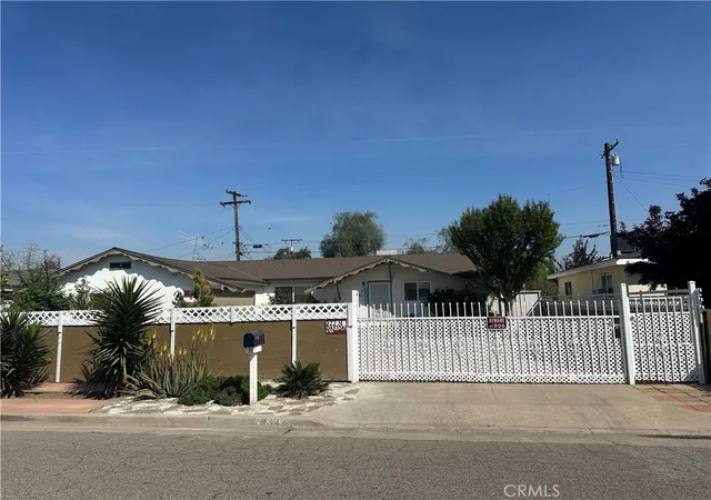 image of 322 N Dayton, Tulare, CA 93274 | MLS# MB26059805