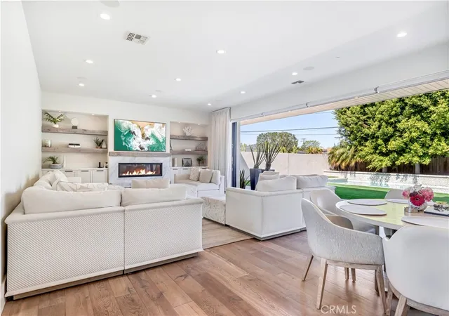 5th image of 660 Kings Rd, Newport Beach, CA 92663 | MLS# LG26057879