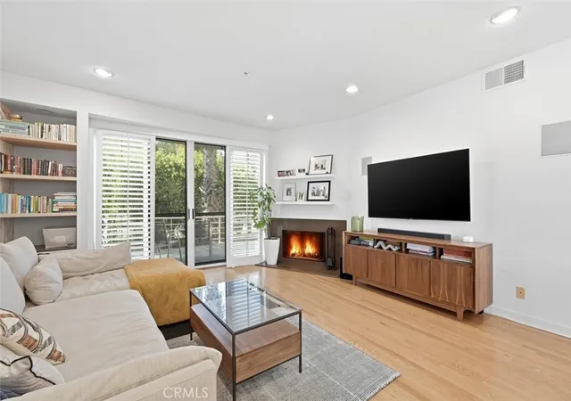 Homes for sale in Santa Monica, CA | 943 14th St #101, Santa Monica, CA 90403 | MLS# SB26059539