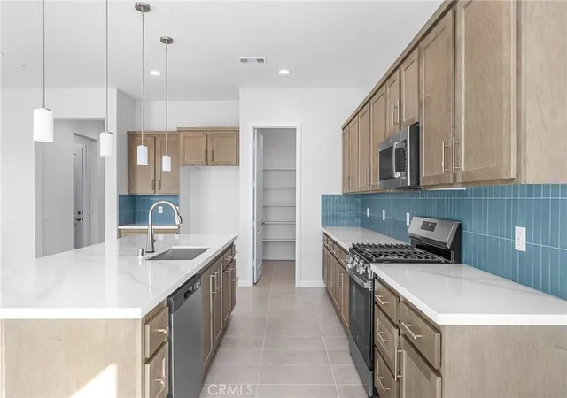 3rd image of 6318 Rainy Pass, Hesperia, CA 92345 | MLS# IG26058910