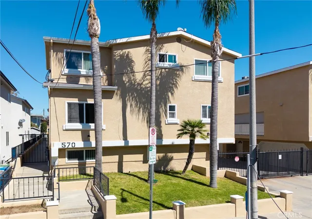 Homes for sale in San Pedro, CA | 570 W 14th #4, San Pedro, CA 90731 | MLS# PW26059064