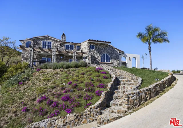 2nd image of 33239 Mulholland Hwy, Malibu, CA 90265 | MLS# 26666579
