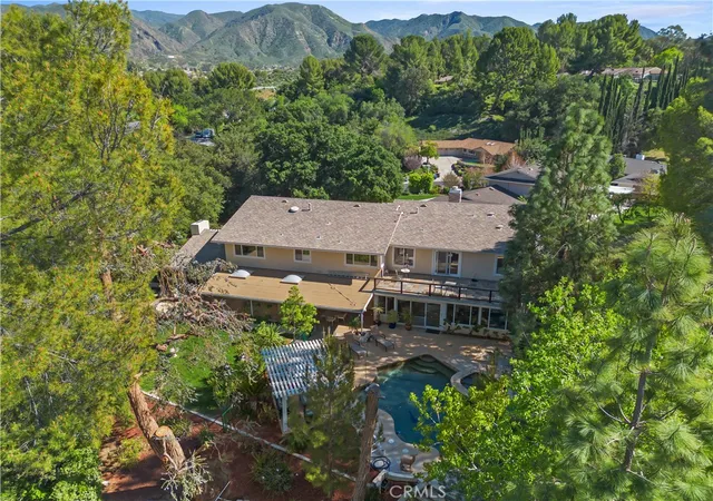 Homes for sale in Canyon Country, CA | 27323 Eaglehelm Dr, Canyon Country, CA 91387 | MLS# SR26033793
