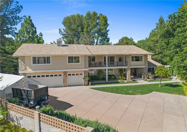 Homes for sale in Canyon Country, CA | 27323 Eaglehelm Dr, Canyon Country, CA 91387 | MLS# SR26033793