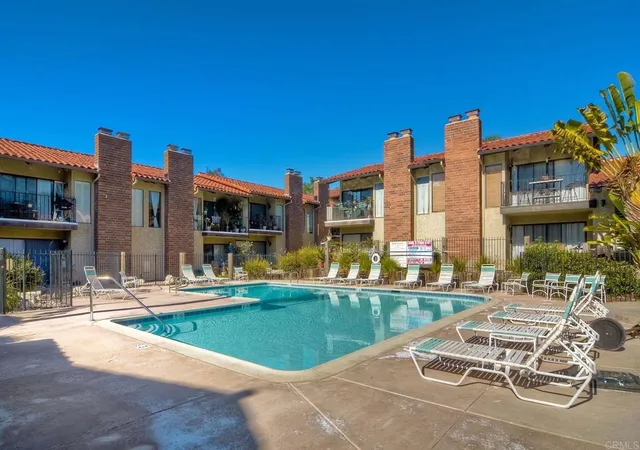 Homes for sale in Carlsbad, CA | 1915 Estrella De Mar Ct, Carlsbad, CA 92009 | Houzeo