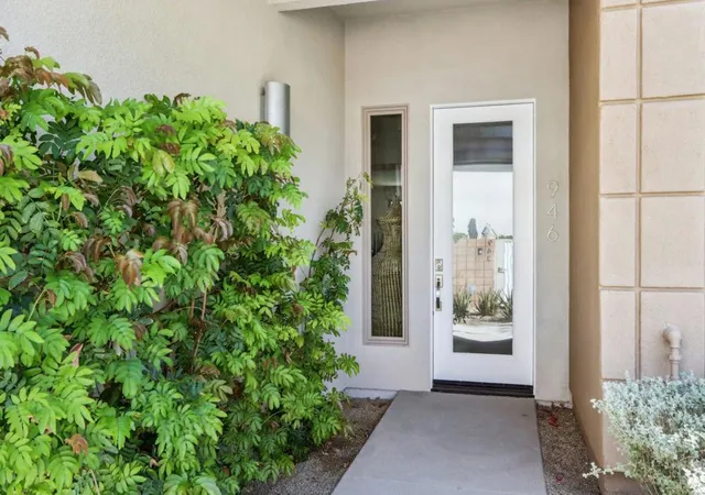 Homes for sale in Palm Springs, CA | 946 Oceo Cir S, Palm Springs, CA 92264 | MLS# 219145082DA