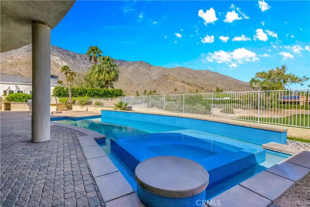 Photo 1 of Single family home for sale at 542 Bella Cara, Palm Springs, CA 92264 | MLS# LG26058249 | Listing updated on 2026-08-25
