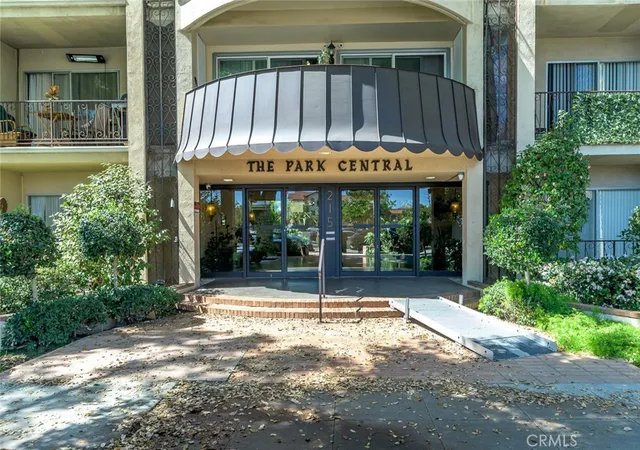 3rd image of 215 N Kenwood Street #303, Glendale, CA 91206 | MLS# GD26057346