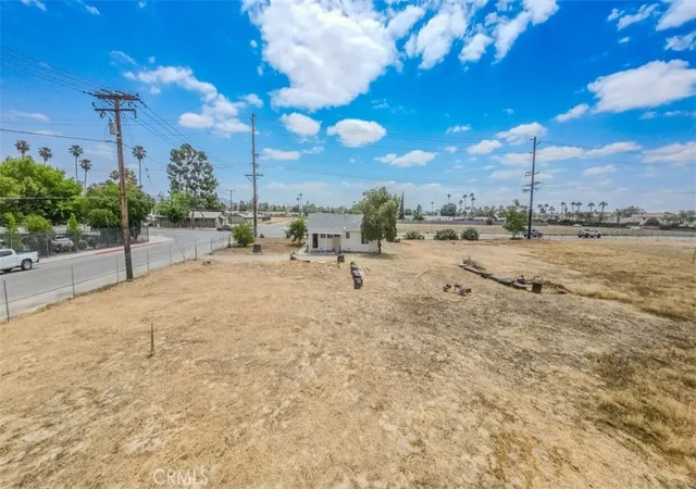 Photo 2 of Single family home for sale at 1011 West 7th St, San Jacinto, CA 92582 | MLS# CV26060497 | Listing updated on 2026-06-22