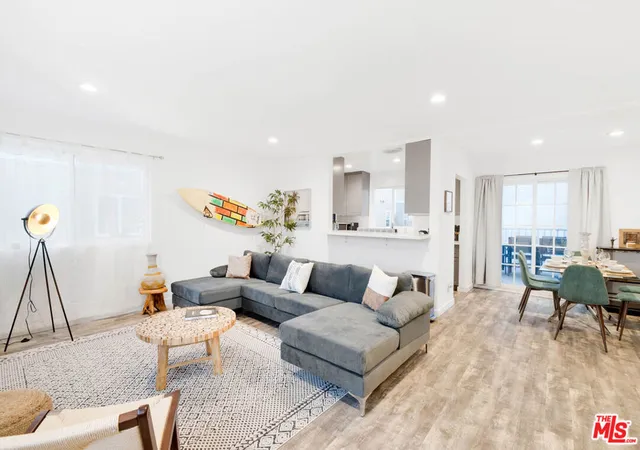 4th image of 3115 Strongs Dr, Venice, CA 90292 | MLS# 26667257