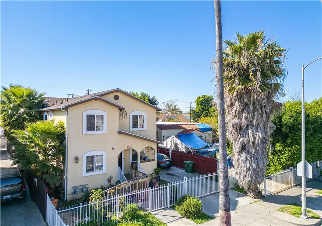 3rd image of 8315 Avalon, Los Angeles, CA 90003 | MLS# SR26058193