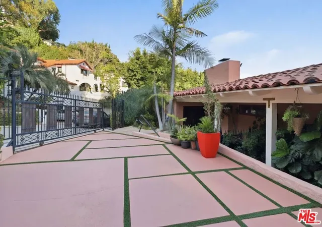 Homes for sale in West Hollywood, CA | 1641 N Crescent Heights Blvd, West Hollywood, CA 90069 | MLS# 26667281