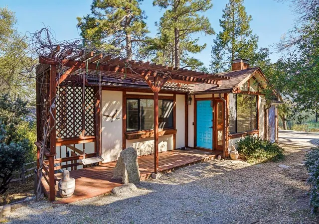 Homes for sale in Idyllwild, CA | 52440 Double View Dr, Idyllwild, CA 92549 | MLS# 219145100DA
