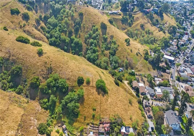 3rd image of 3535 Thorpe Avenue, Los Angeles, CA 90065 | MLS# SR26059875