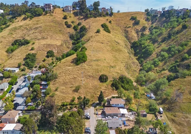 4th image of 3535 Thorpe Avenue, Los Angeles, CA 90065 | MLS# SR26059875