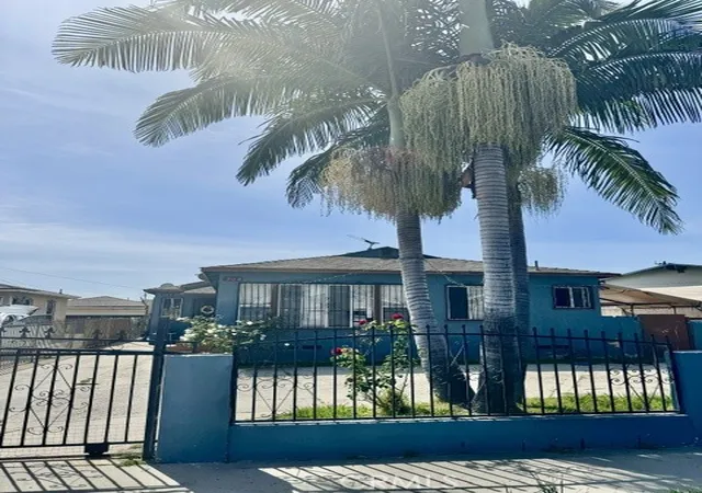 Photo 3 of Multi family home for sale at 904 E Stockton, Compton, CA 90221 | MLS# MB26057944 | Listing updated on 2026-10-01