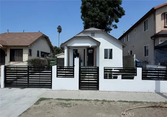 2nd image of 155 E 84th St, Los Angeles, CA 90003 | MLS# IV26036863