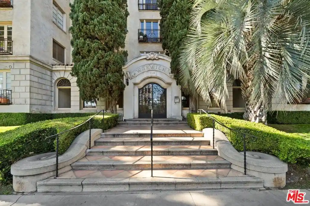 109 N Sycamore Ave, 109 N Sycamore Ave, Los Angeles, CA 90036
