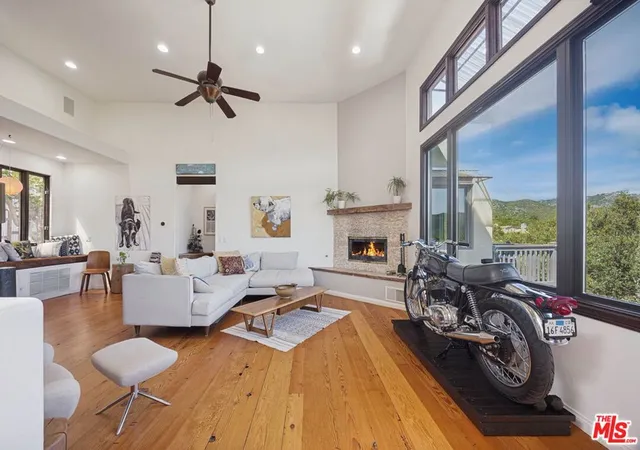 2nd image of 26311 Fairside Rd, Malibu, CA 90265 | MLS# 26665739