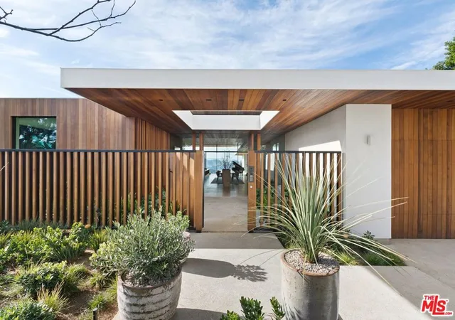 Photo 3 of Single family home for sale at 1675 Carla, Beverly Hills, CA 90210 | MLS# 26667507 | Listing updated on 2026-03-28