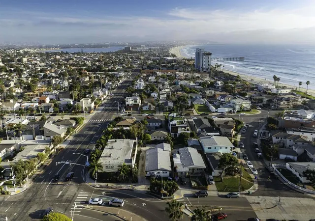 Listing Photo 4 - Condo for sale in building located at 4980 82 La Jolla Blvd, San Diego, CA 92109