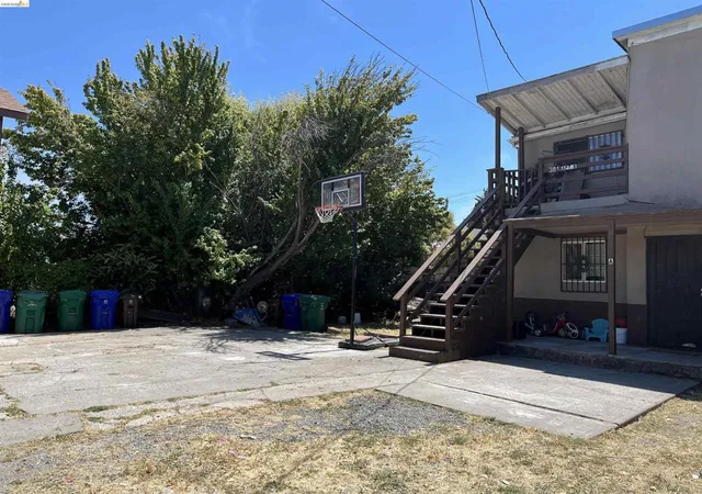 5th image of 381 S 34Th St, Richmond, CA 94804 | MLS# 41127971