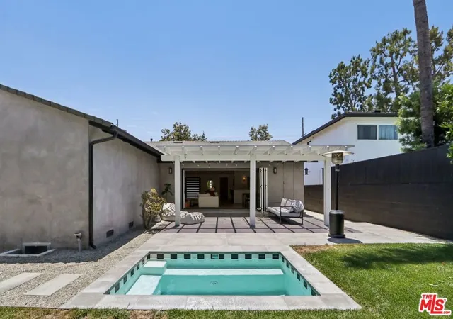 Photo 3 of Single family home for sale at 13117 Magnolia Blvd, Sherman Oaks, CA 91423 | MLS# 26667461 | Listing updated on 2026-03-28