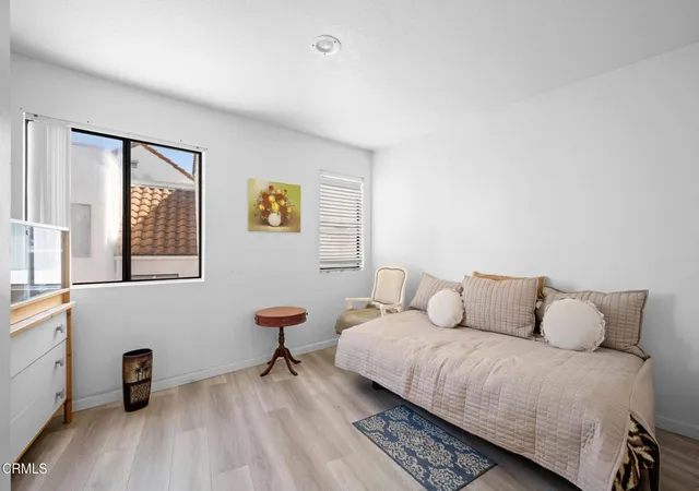image of 1340 Glenwood Rd, Glendale, CA 91201