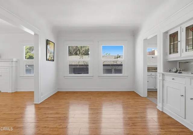 5th image of 142 S Manhattan Pl, Los Angeles, CA 90004 | MLS# P1-26354