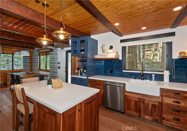 Photo 2 of Single family home for sale at 170 Fairway, Lake Arrowhead, CA 92352 | MLS# IG26060402 | Listing updated on 2026-09-29