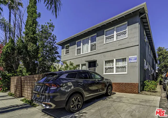 3rd image of 6127 Romaine St, Los Angeles, CA 90038 | MLS# 26667615
