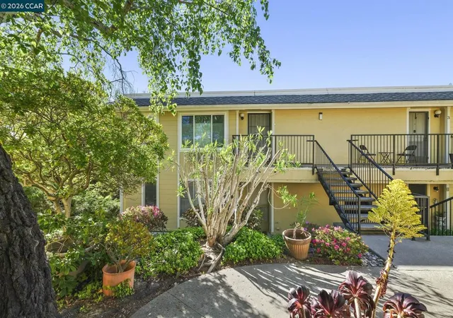 3rd image of 1201 Skycrest Dr, Walnut Creek, CA 94595
