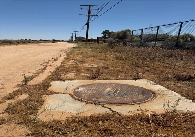 5th image of 26081 20 Mule Team, Boron, CA 93516 | MLS# SR26061411