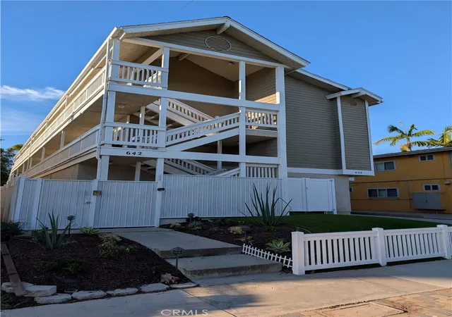 1st image of 642 W Imperial, El Segundo, CA 90245 | MLS# SB26061417