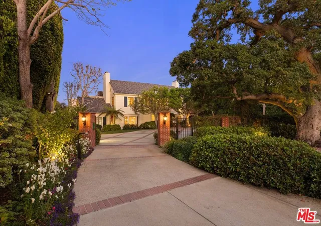 3rd image of 524 N Rockingham Ave, Los Angeles, CA 90049 | MLS# 26667263