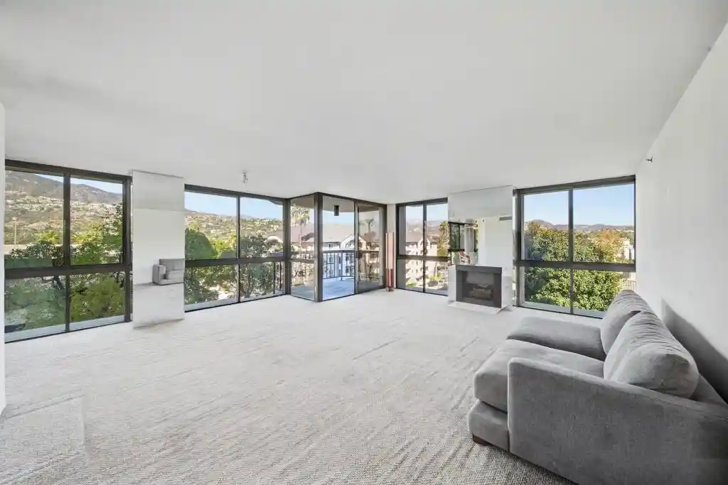 Condo for sale at 222 Monterey Rd #306, Glendale, CA 91206 | MLS# 219145191DA