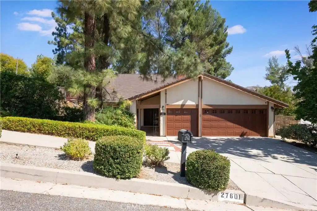 Single family home for sale at 27601 Endeavor St, Agoura Hills, CA 91301 | MLS# SR26055173