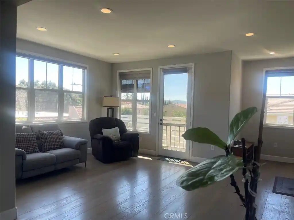 Listing Photo 2 - Condo for sale in 835 Francesca located at 835 Francesca, Walnut, CA 91789 - Unit #201
