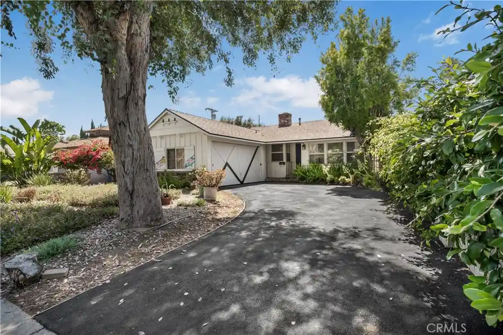 Photo 1 of Single family home for sale at 6947 Murietta Ave, Van Nuys, CA 91405 | MLS# BB26060699 | Listing updated on 2026-10-13