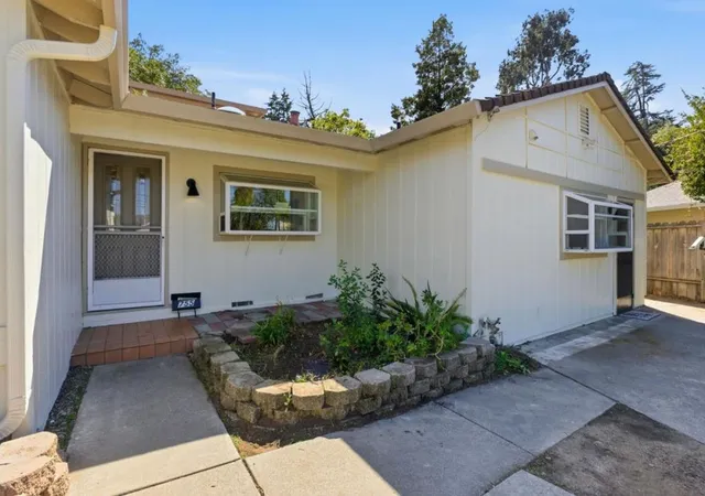 Photo 4 of Single family home for sale at 755 Feller Ave, San Jose, CA 95127 | MLS# ML82039728 | Listing updated on 2026-10-03