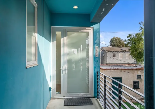 Photo 2 of Single family home for sale at 302 S Venice, Venice, CA 90291 | MLS# PW26061306 | Listing updated on 2026-09-30