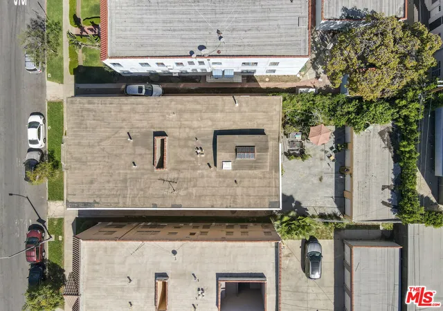21st image of 358 N Ogden Dr, Los Angeles, CA 90036 | MLS# 26667859