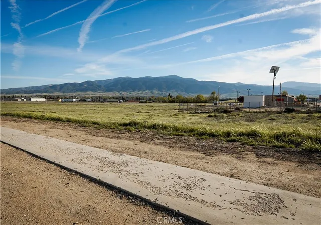 2nd image of 10 Challenger Dr, Tehachapi, CA 93561 | MLS# HD26061727